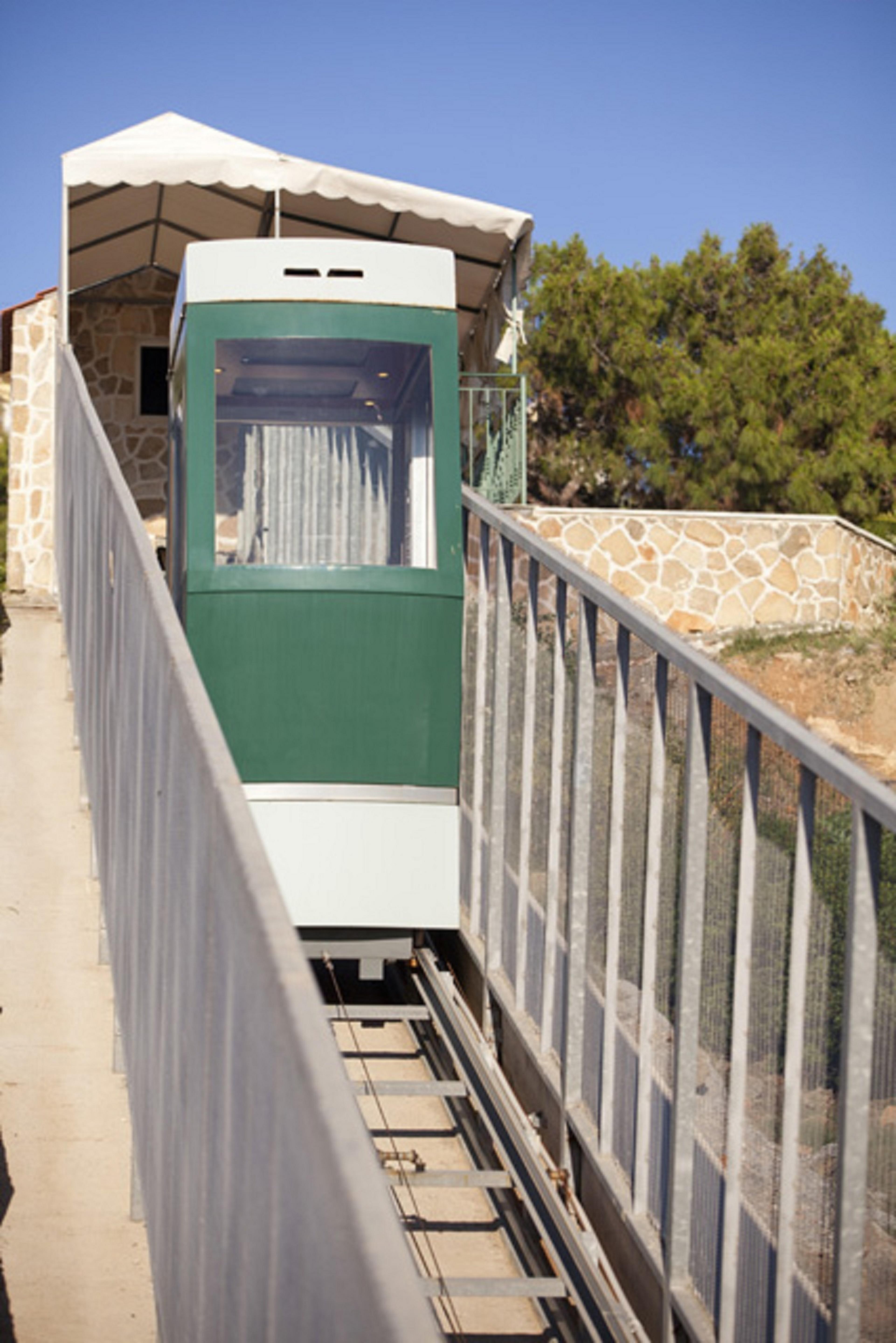Hotel Pefkos & 3*